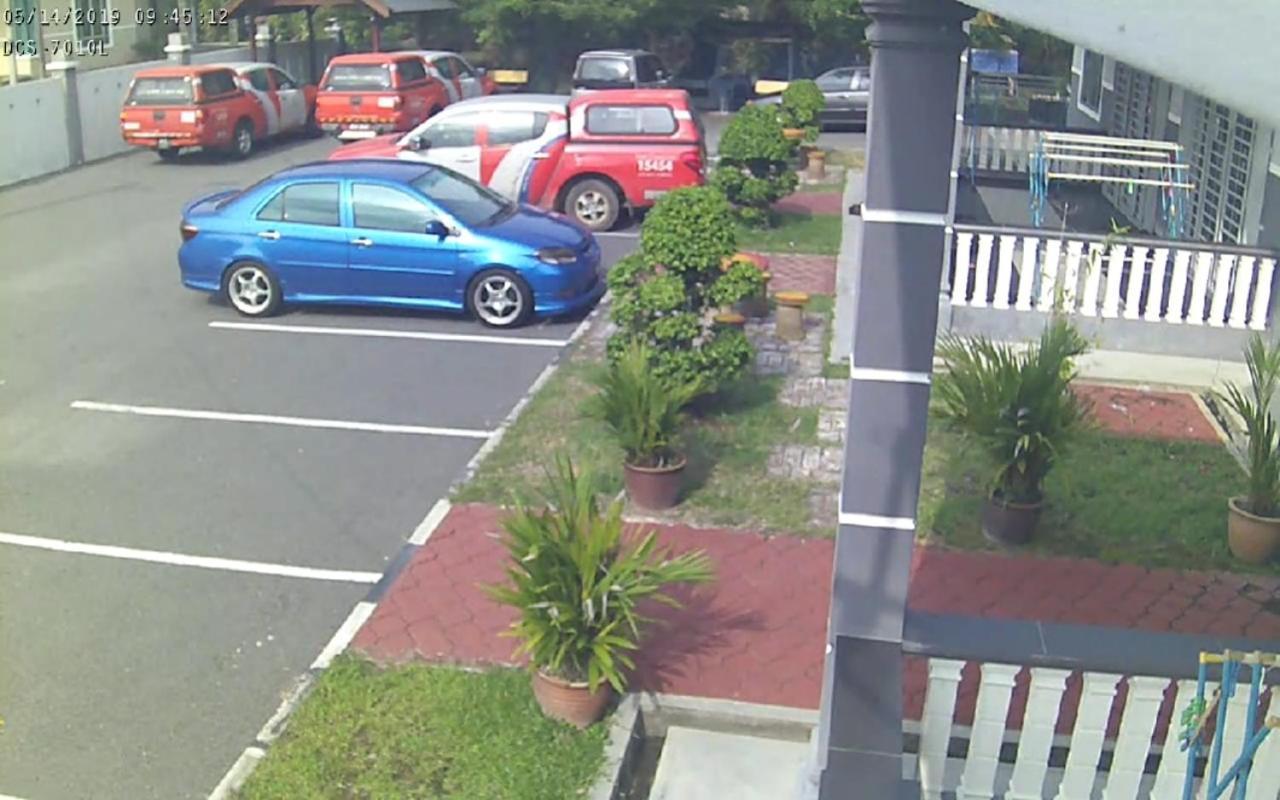 Homestay Hj Esmon Parit Raja UTHM Batu Pahat Exterior foto